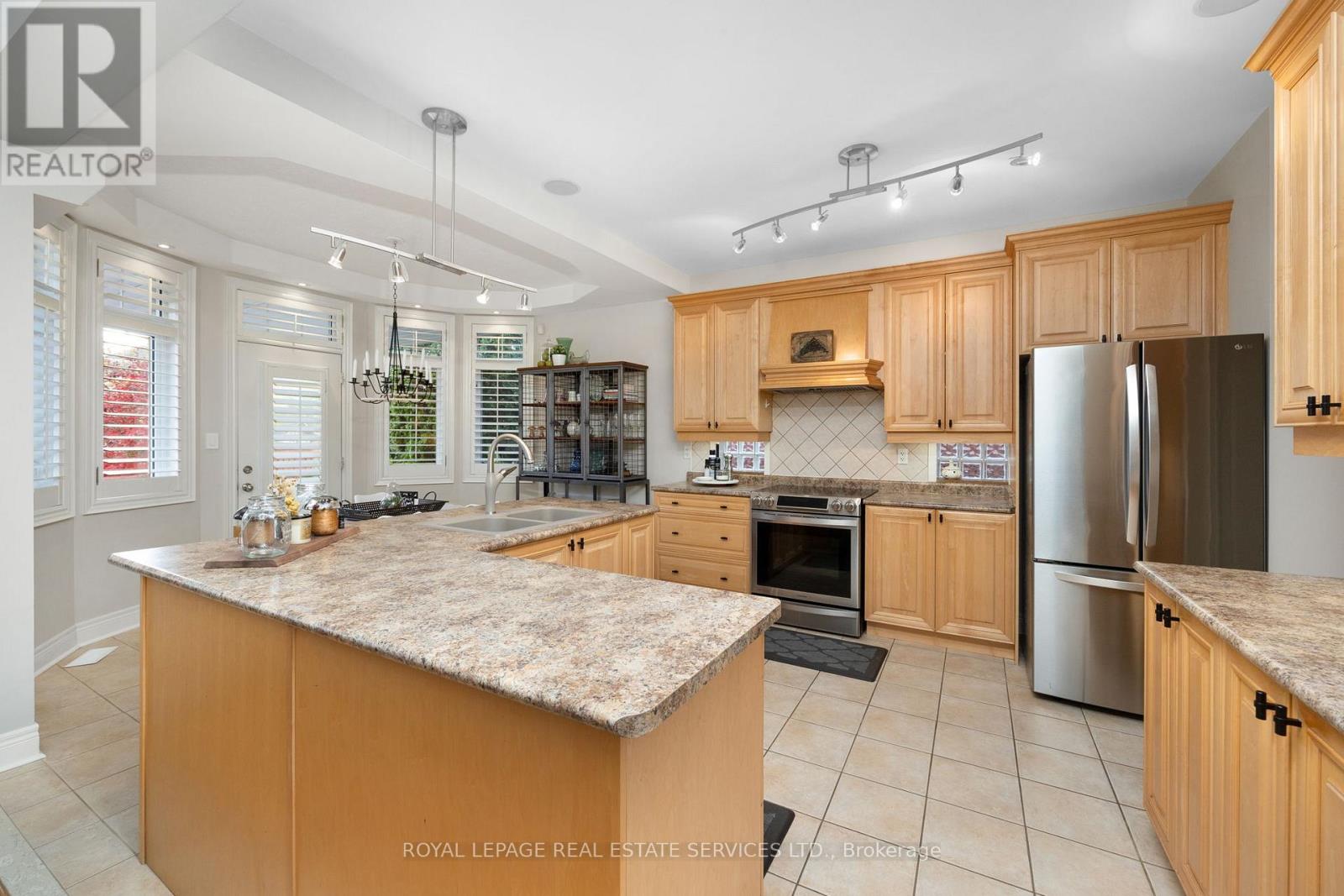 25 Edmonton Street, Brampton, Ontario  L6Y 5L2 - Photo 11 - W12537600