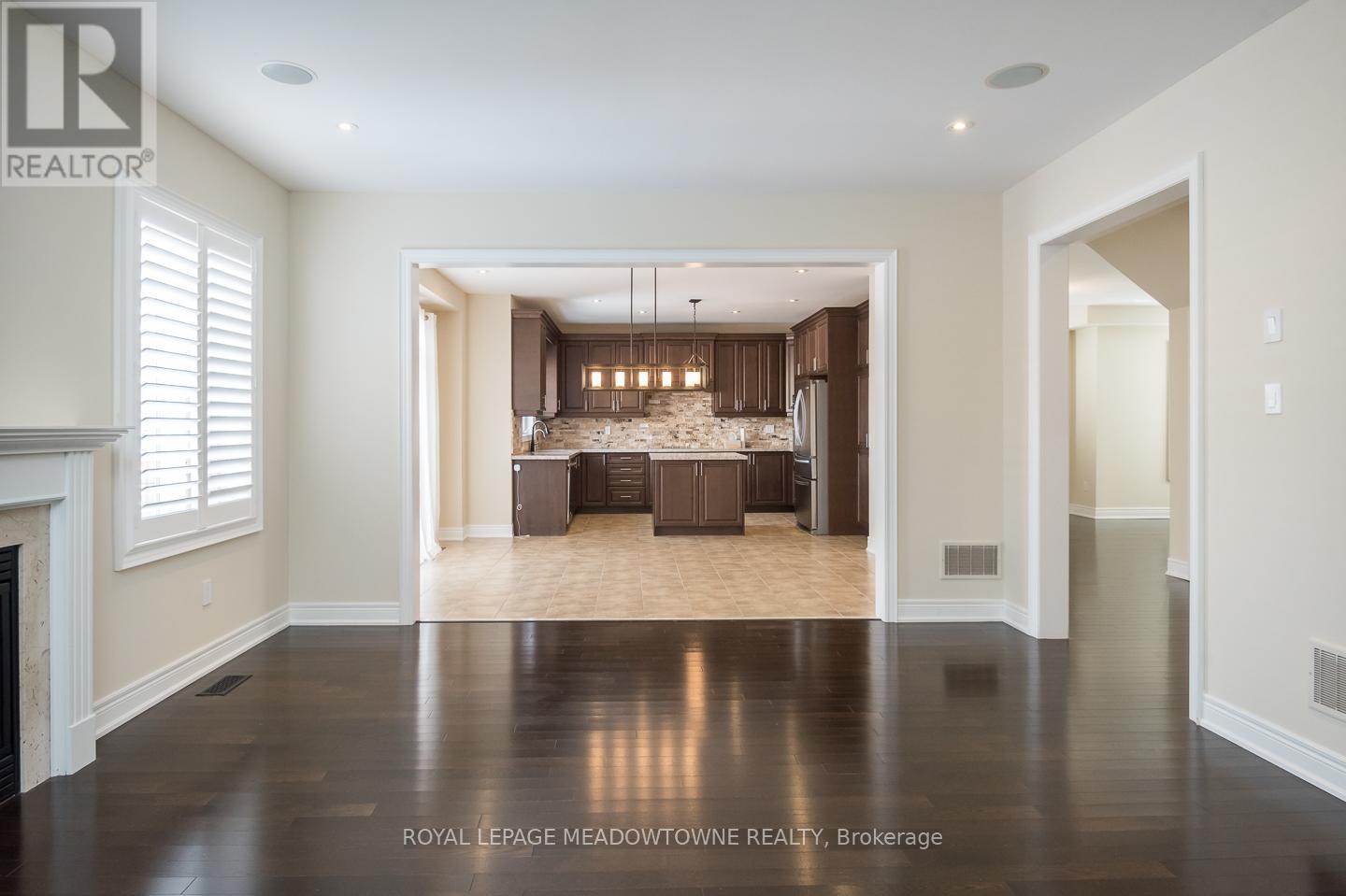 195 Huddlestone Crescent, Milton, Ontario  L9T 8M9 - Photo 11 - W12537610