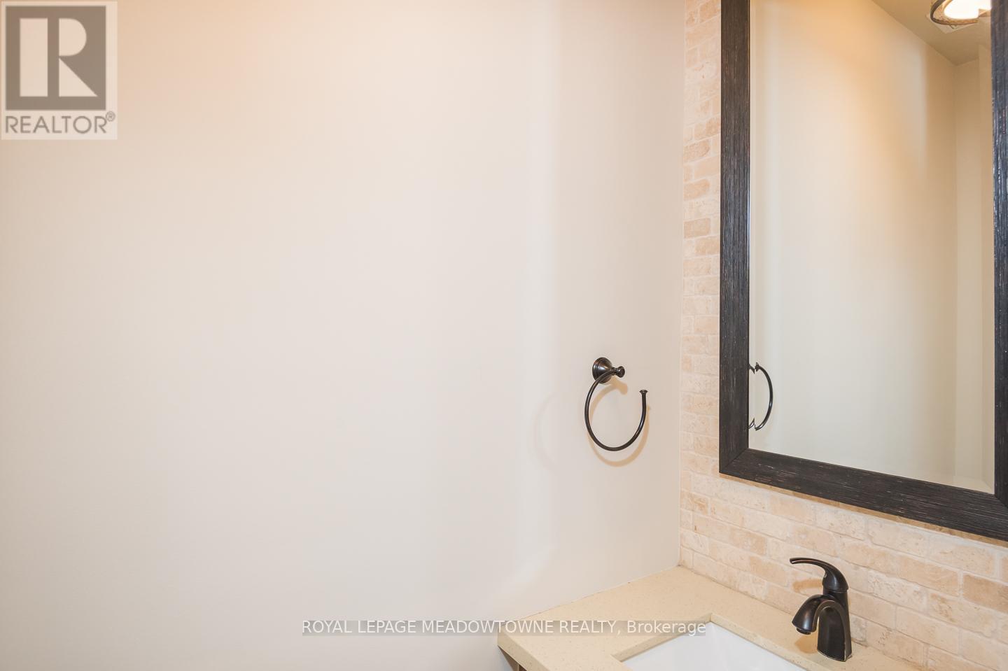 195 Huddlestone Crescent, Milton, Ontario  L9T 8M9 - Photo 17 - W12537610