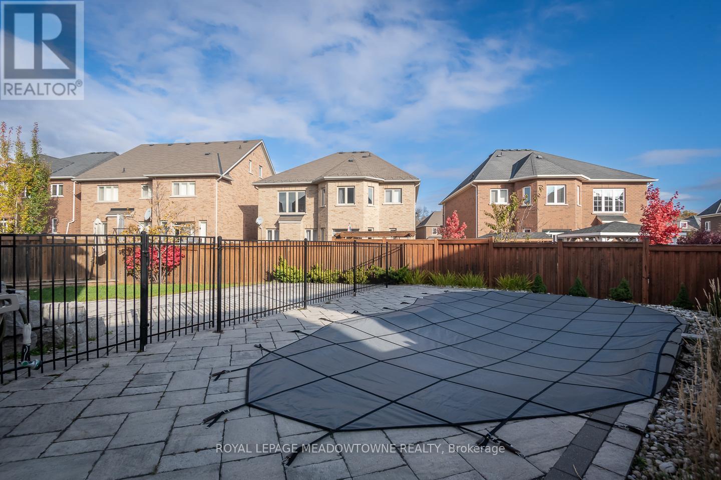 195 Huddlestone Crescent, Milton, Ontario  L9T 8M9 - Photo 5 - W12537610