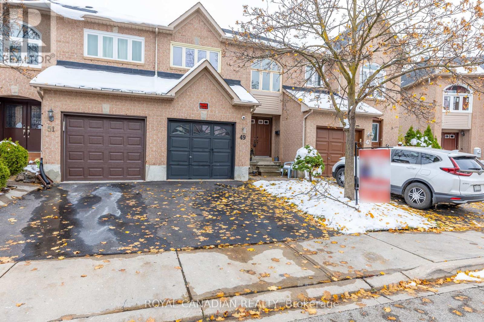 32 - 49 Goldenlight Circuit, Brampton, Ontario  L6X 4N6 - Photo 2 - W12537620