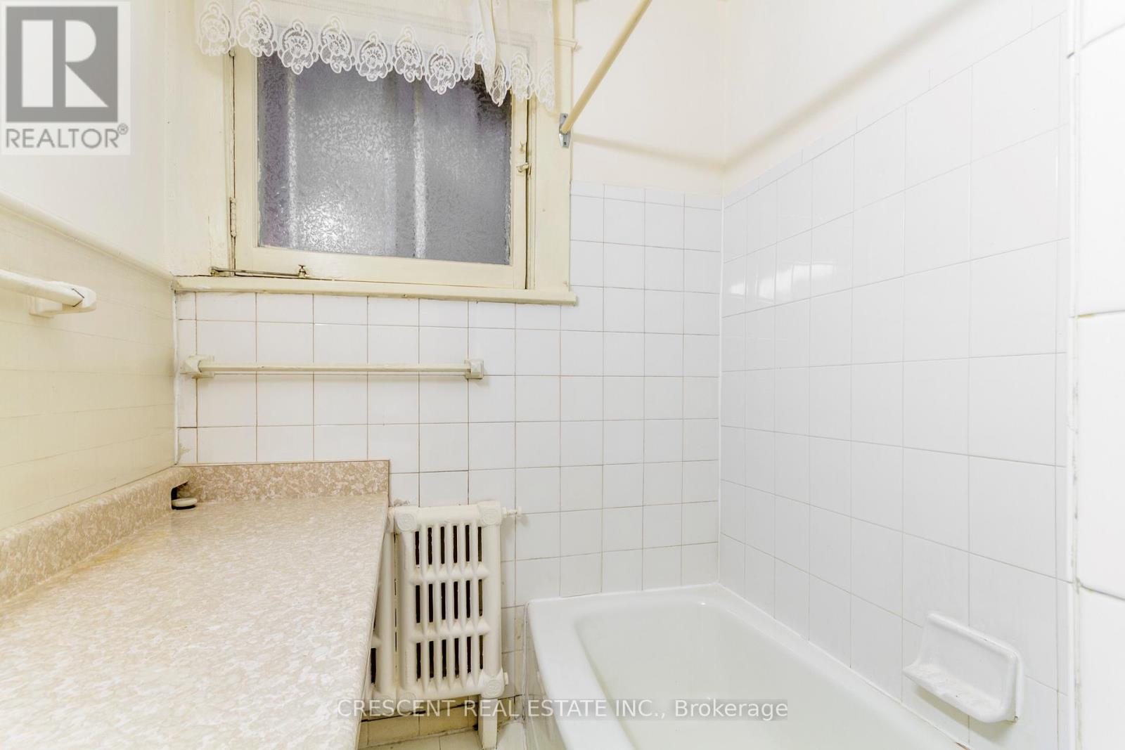 2a - 180 Queens Drive, Toronto, Ontario  M9N 2H7 - Photo 16 - W12537634