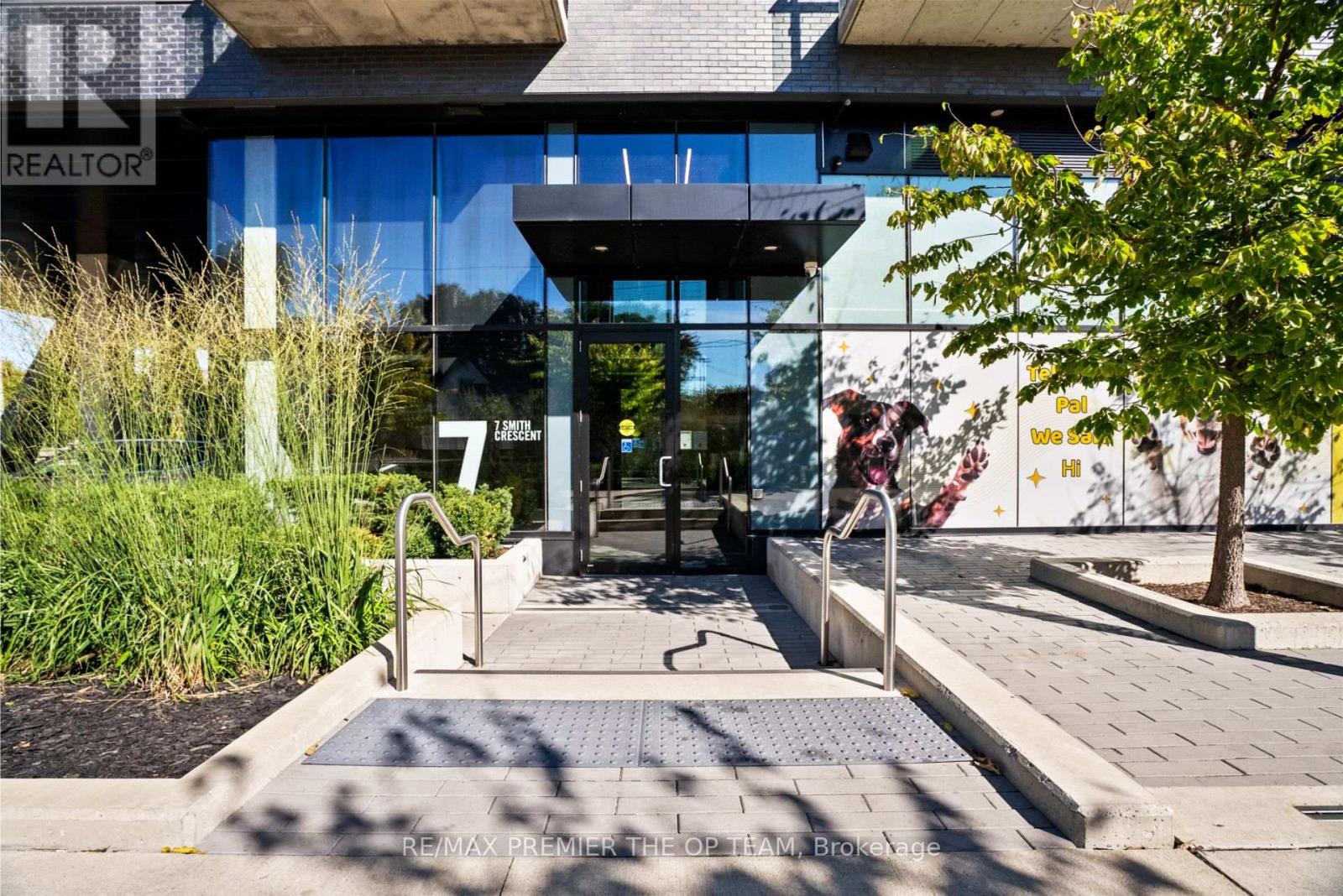 406 - 7 Smith Crescent N, Toronto, Ontario  M8Z 0G3 - Photo 5 - W12537690