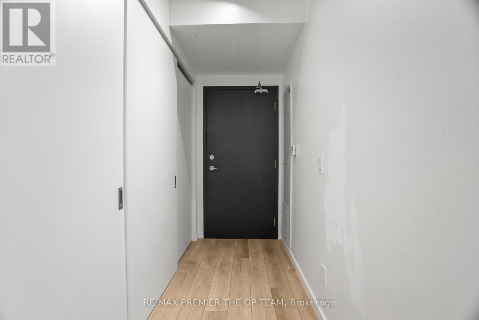 406 - 7 Smith Crescent N, Toronto, Ontario  M8Z 0G3 - Photo 7 - W12537690