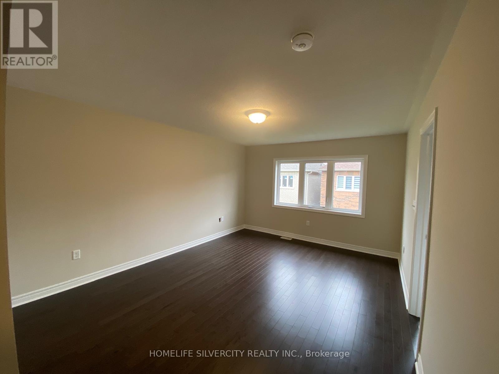 142 Finegan Circle, Brampton, Ontario  L7A 4Z7 - Photo 11 - W12537694