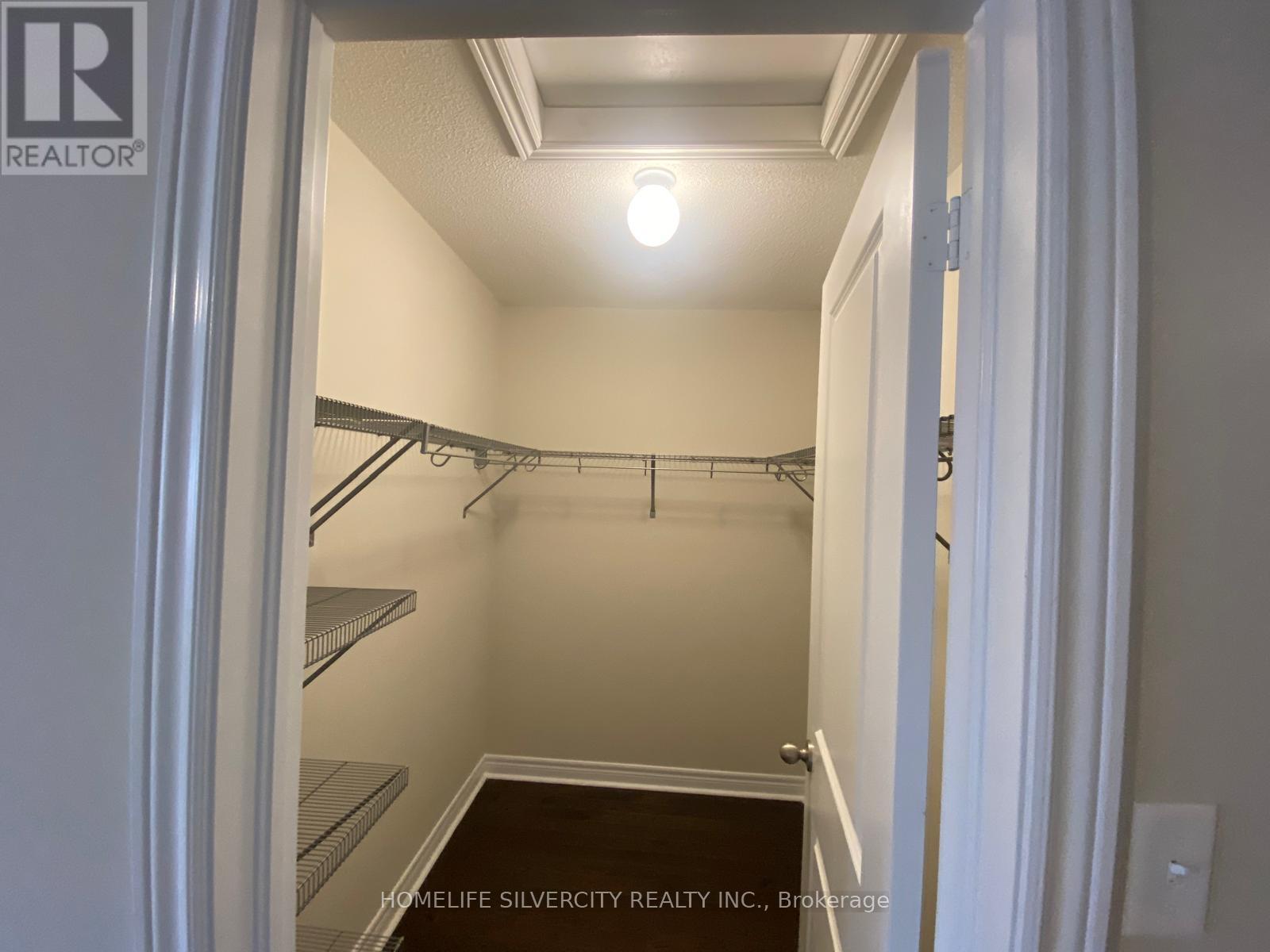 142 Finegan Circle, Brampton, Ontario  L7A 4Z7 - Photo 15 - W12537694