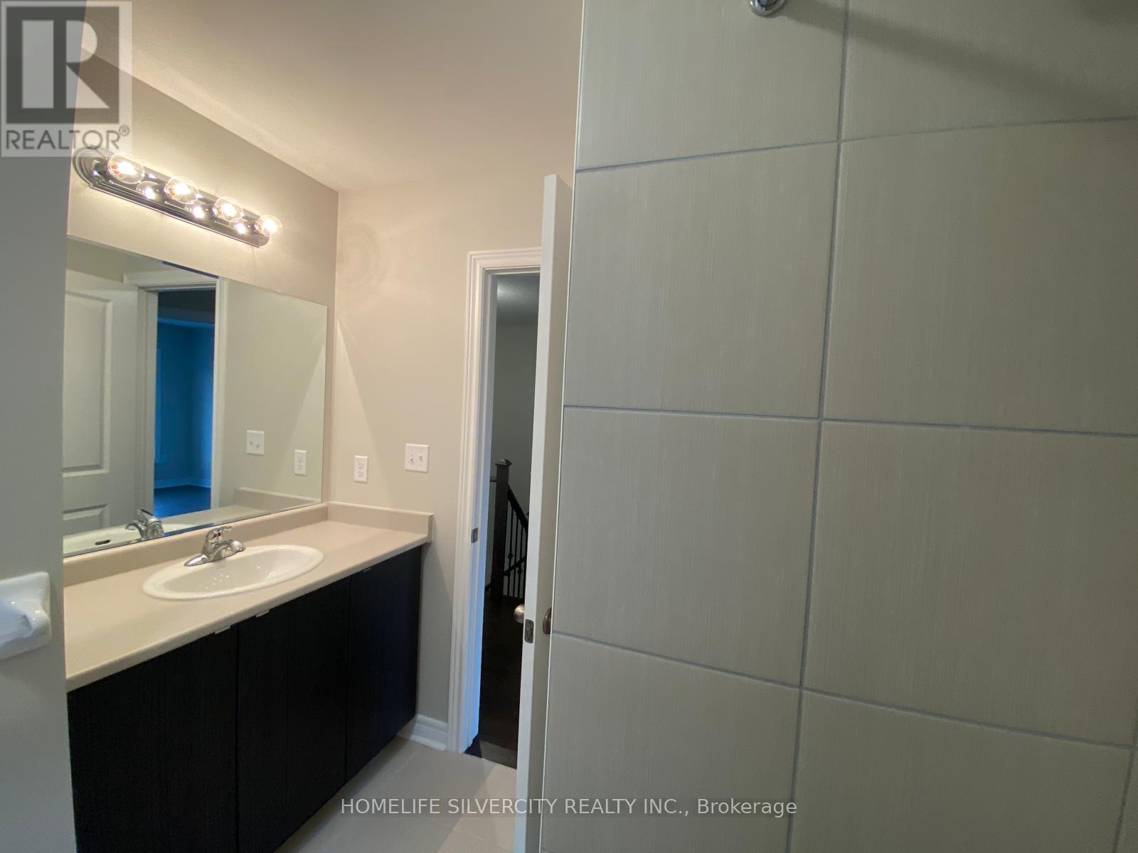 142 Finegan Circle, Brampton, Ontario  L7A 4Z7 - Photo 26 - W12537694