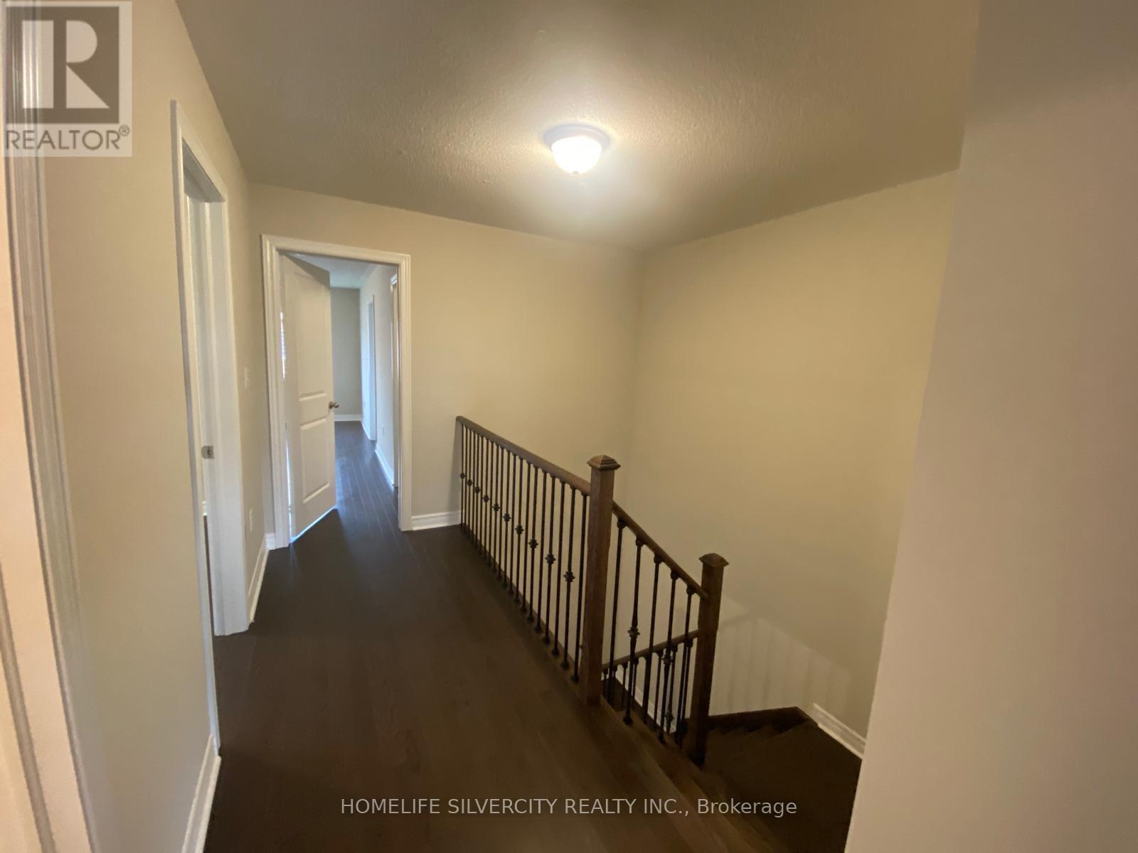 142 Finegan Circle, Brampton, Ontario  L7A 4Z7 - Photo 7 - W12537694