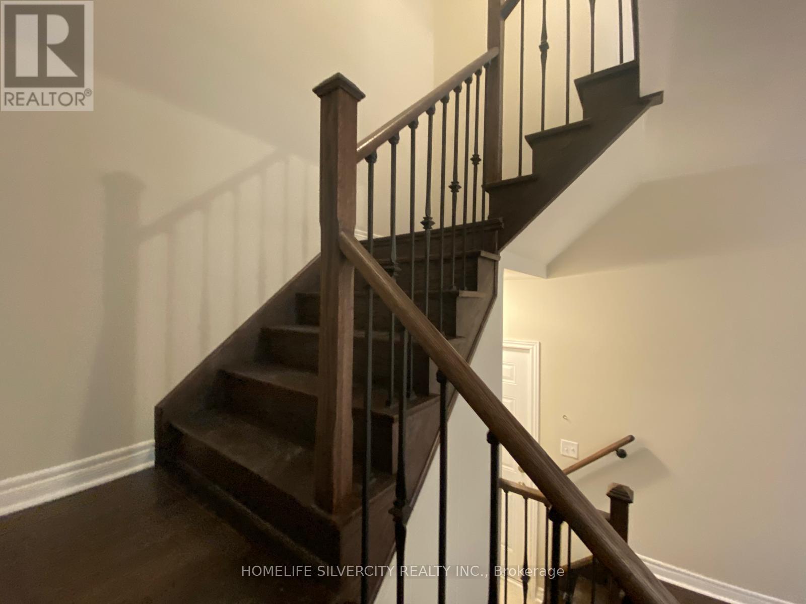 142 Finegan Circle, Brampton, Ontario  L7A 4Z7 - Photo 8 - W12537694