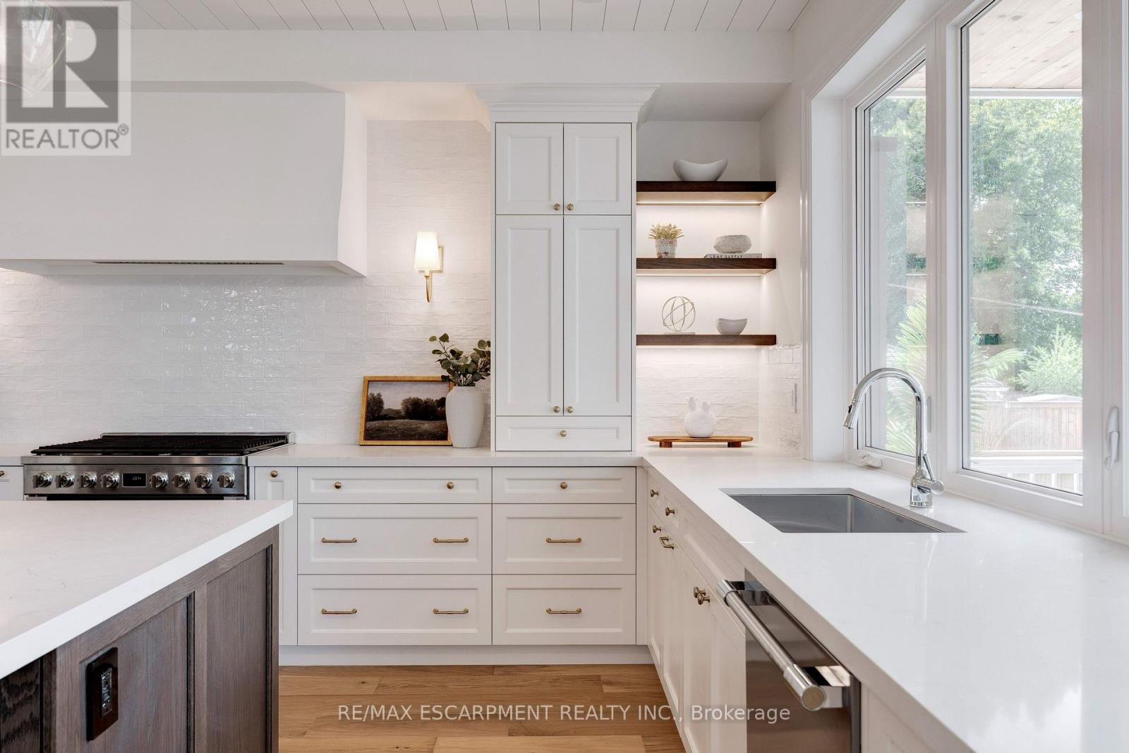 684 Peele Boulevard, Burlington, Ontario  L7R 3B9 - Photo 16 - W12537698