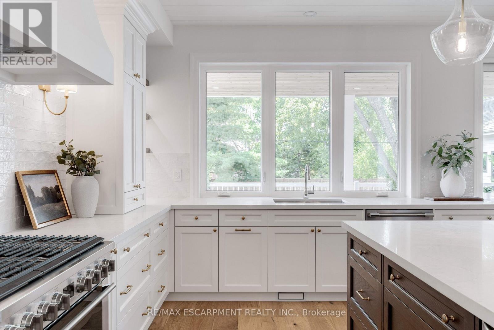 684 Peele Boulevard, Burlington, Ontario  L7R 3B9 - Photo 18 - W12537698