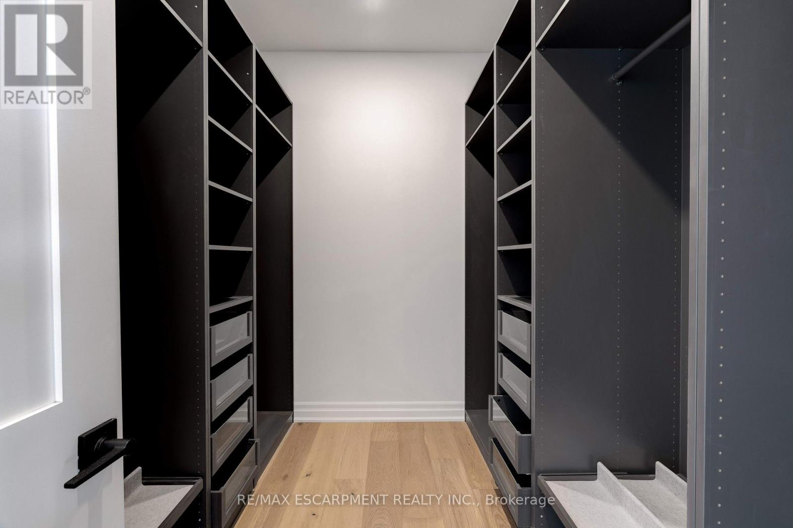 684 Peele Boulevard, Burlington, Ontario  L7R 3B9 - Photo 25 - W12537698