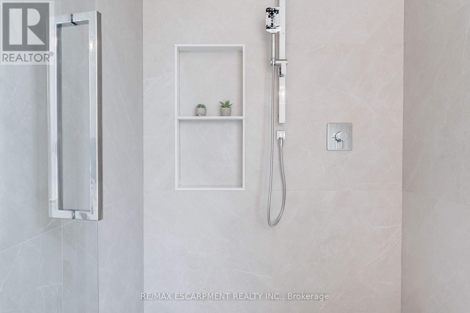 684 Peele Boulevard, Burlington, Ontario  L7R 3B9 - Photo 28 - W12537698