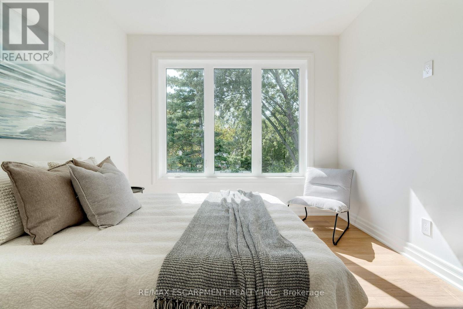 684 Peele Boulevard, Burlington, Ontario  L7R 3B9 - Photo 32 - W12537698