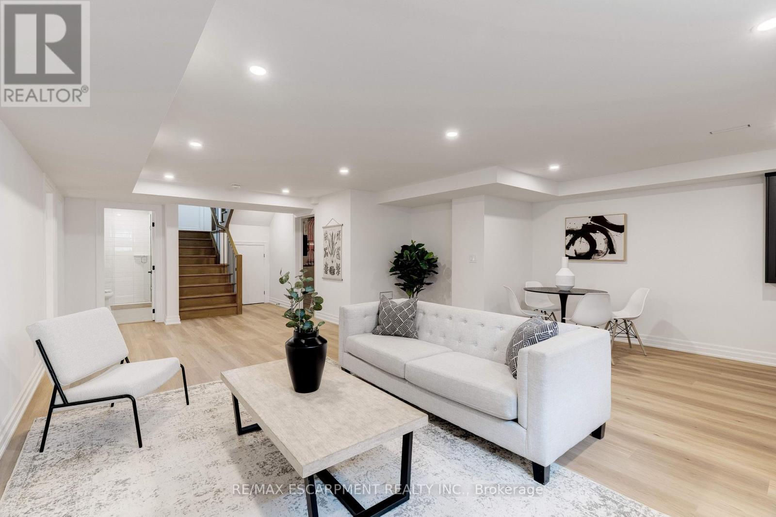 684 Peele Boulevard, Burlington, Ontario  L7R 3B9 - Photo 42 - W12537698