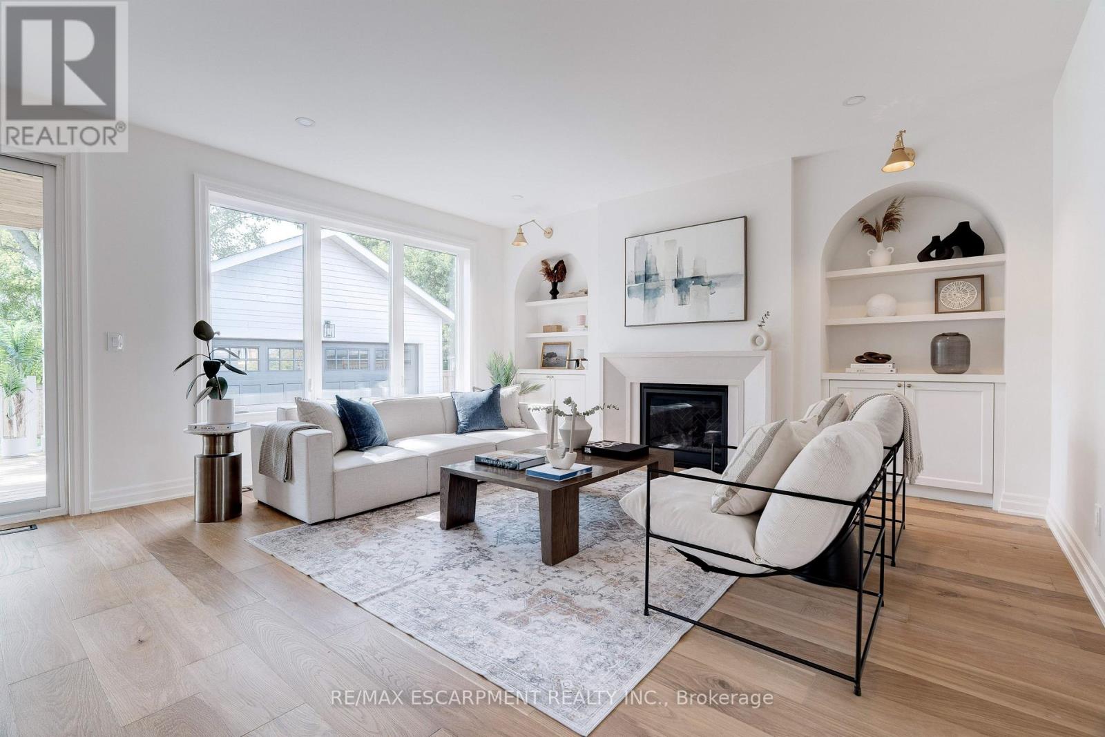 684 Peele Boulevard, Burlington, Ontario  L7R 3B9 - Photo 7 - W12537698