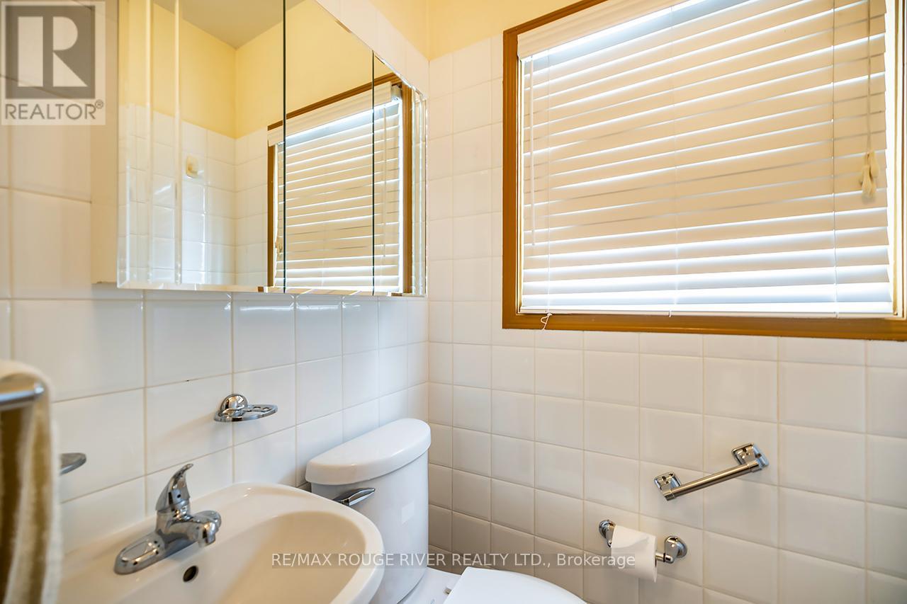 17 Talbot Street, Toronto, Ontario  M6N 1G5 - Photo 16 - W12537712