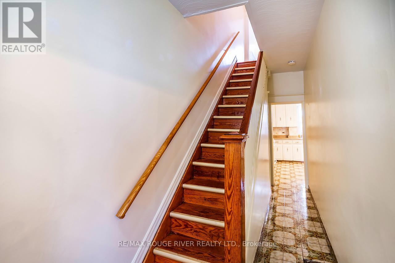 17 Talbot Street, Toronto, Ontario  M6N 1G5 - Photo 17 - W12537712