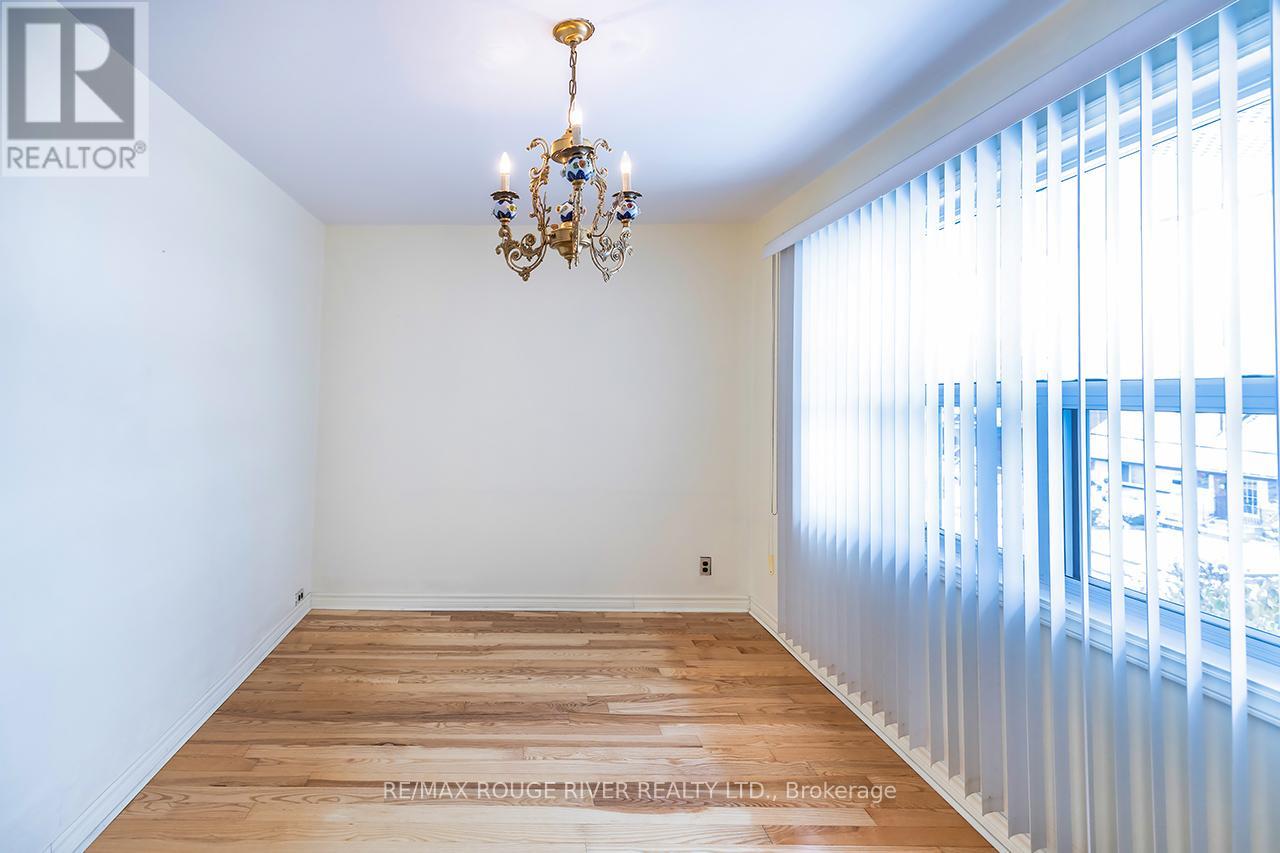 17 Talbot Street, Toronto, Ontario  M6N 1G5 - Photo 20 - W12537712