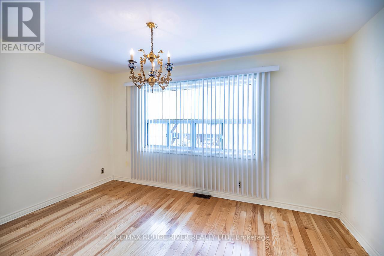 17 Talbot Street, Toronto, Ontario  M6N 1G5 - Photo 21 - W12537712