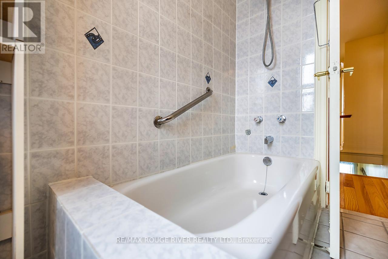 17 Talbot Street, Toronto, Ontario  M6N 1G5 - Photo 27 - W12537712