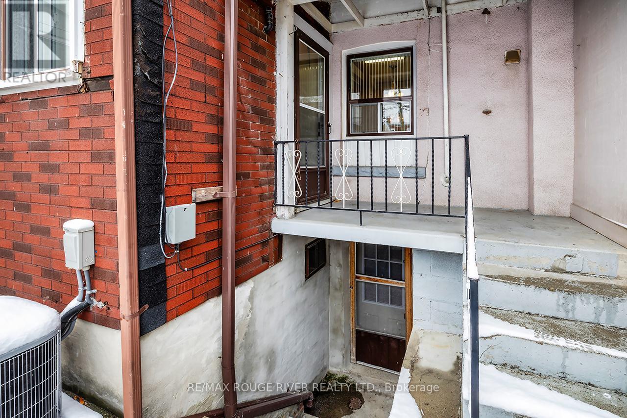 17 Talbot Street, Toronto, Ontario  M6N 1G5 - Photo 30 - W12537712