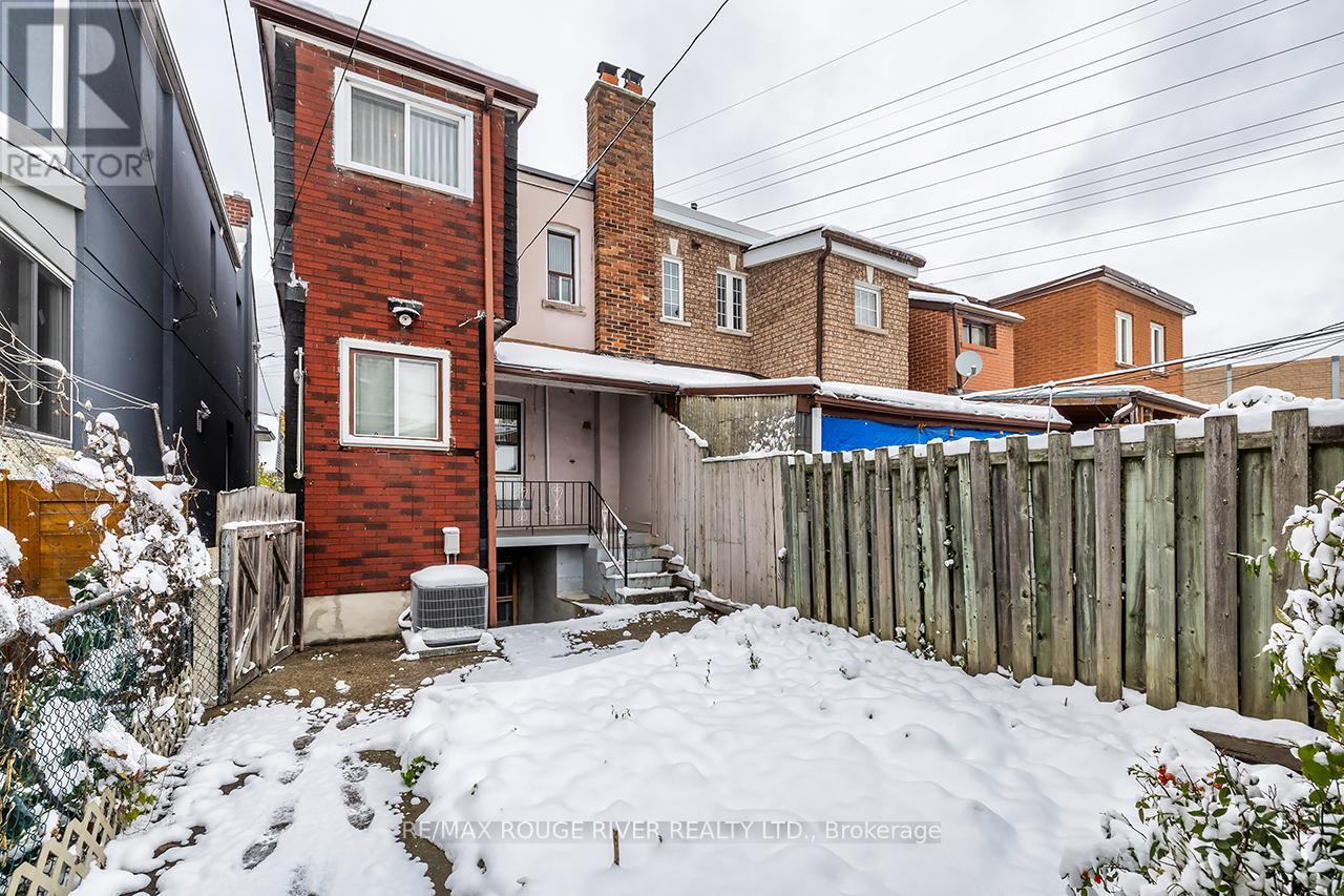 17 Talbot Street, Toronto, Ontario  M6N 1G5 - Photo 31 - W12537712