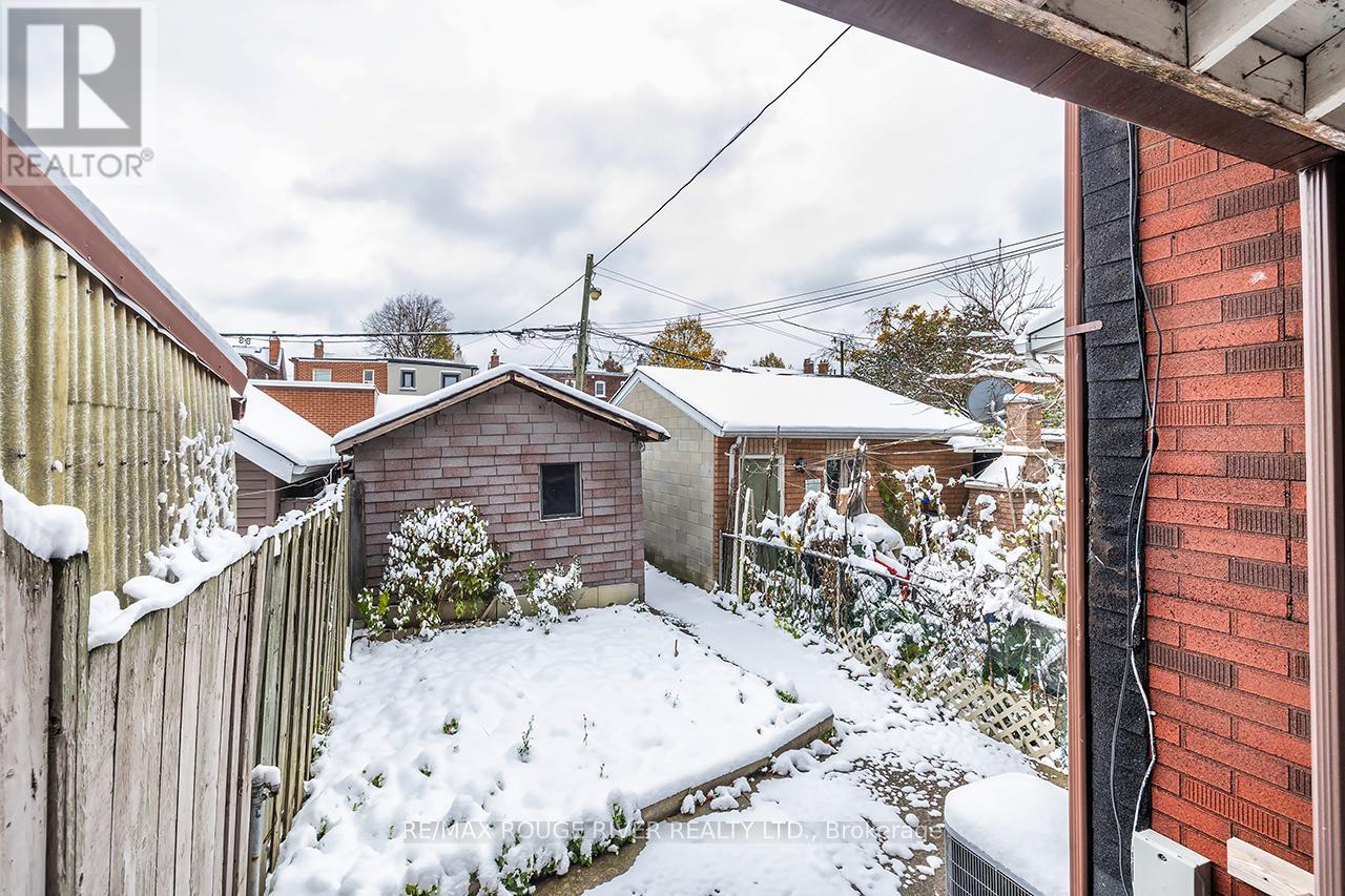 17 Talbot Street, Toronto, Ontario  M6N 1G5 - Photo 32 - W12537712