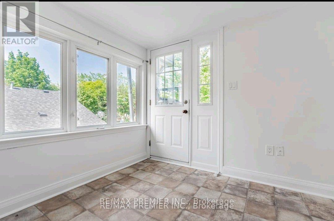 2-Upper - 58 Joseph Street, Brampton, Ontario  L6X 1H8 - Photo 3 - W12537740