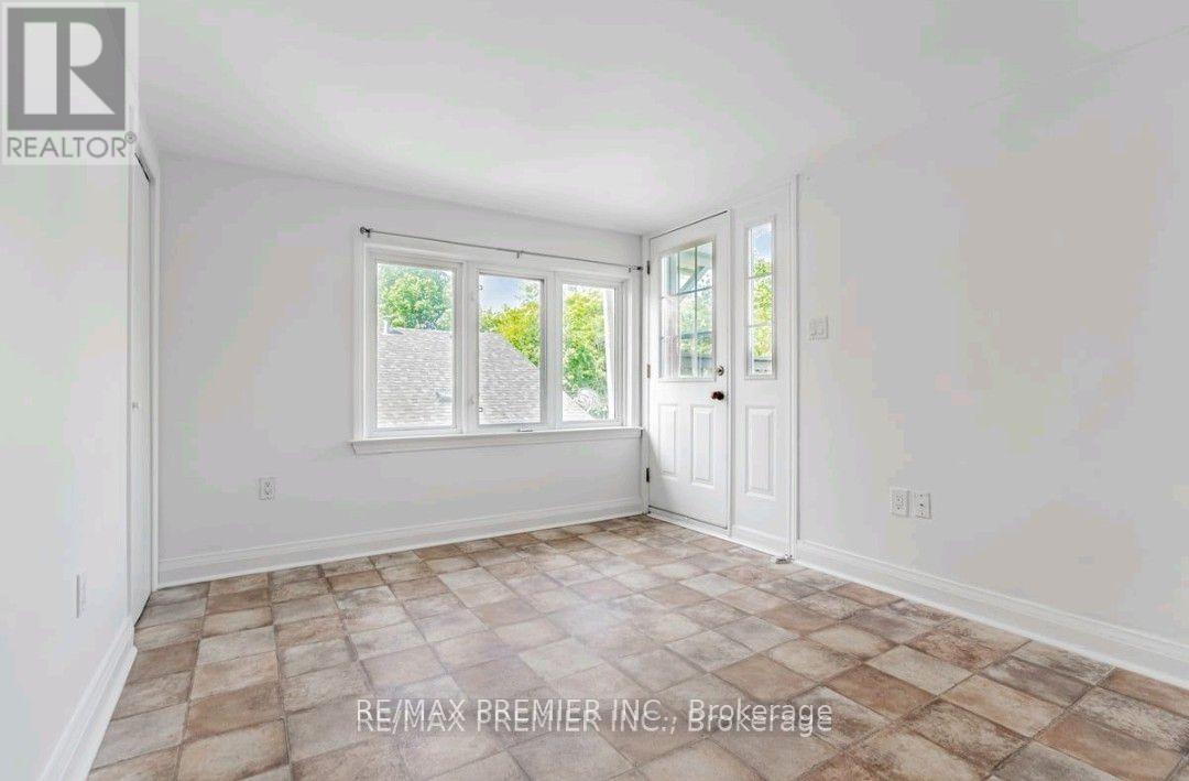 2-Upper - 58 Joseph Street, Brampton, Ontario  L6X 1H8 - Photo 4 - W12537740