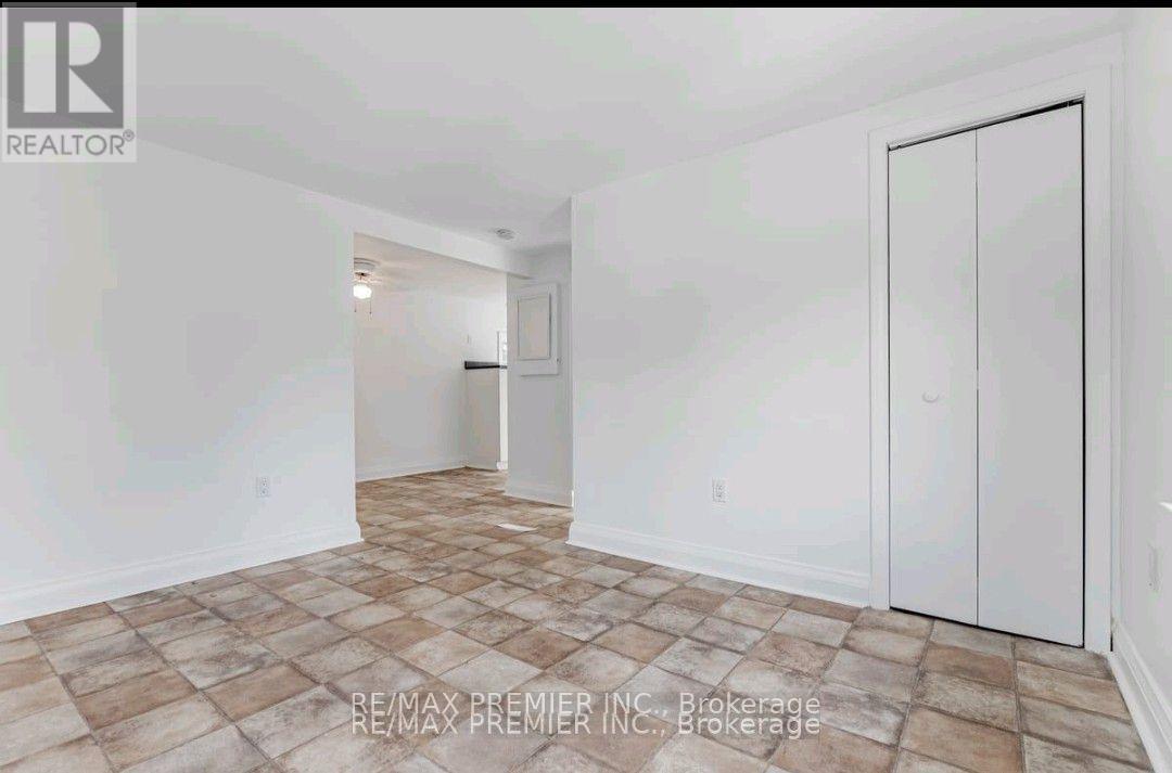 2-Upper - 58 Joseph Street, Brampton, Ontario  L6X 1H8 - Photo 5 - W12537740