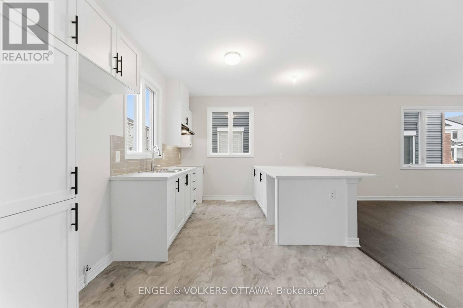 182 Ryan Reynolds Way, Ottawa, Ontario  K4A 5H5 - Photo 12 - X12501116