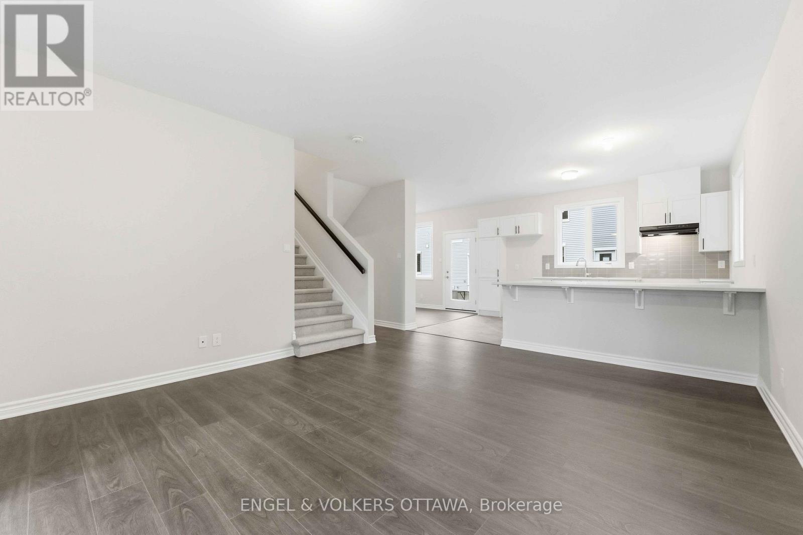 182 Ryan Reynolds Way, Ottawa, Ontario  K4A 5H5 - Photo 16 - X12501116