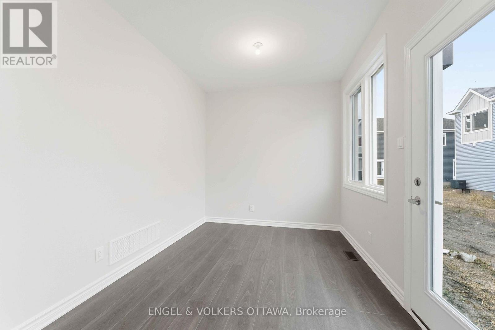 182 Ryan Reynolds Way, Ottawa, Ontario  K4A 5H5 - Photo 9 - X12501116