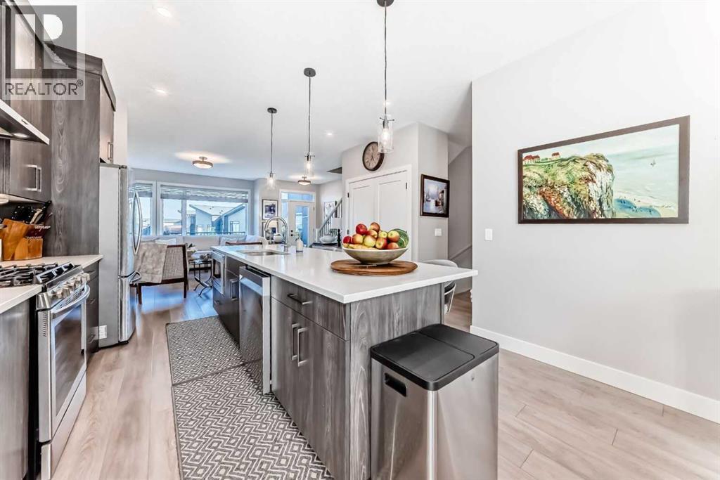 17 Royal Elm Green Nw, Calgary, Alberta  T3G 0G8 - Photo 7 - A2258218