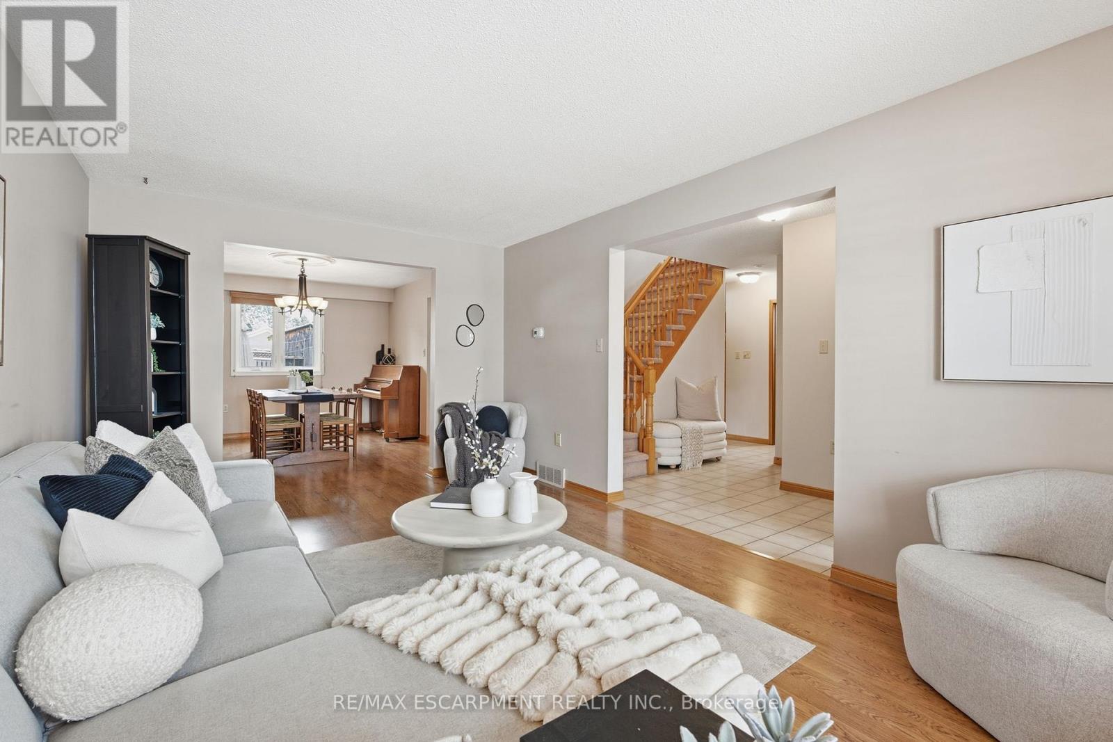 121 Parkwood Crescent, Hamilton, Ontario  L8V 4Z6 - Photo 10 - X12537462