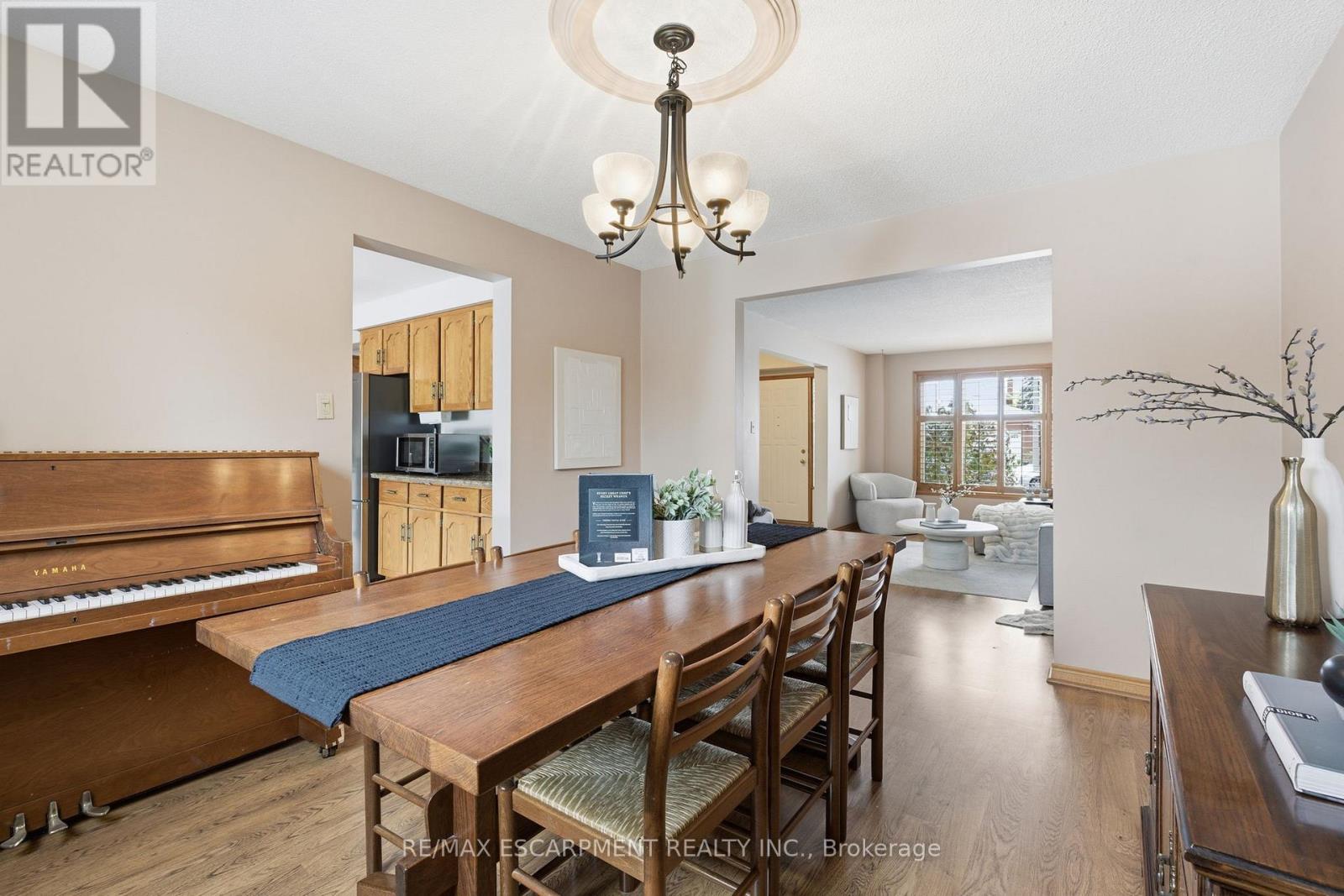 121 Parkwood Crescent, Hamilton, Ontario  L8V 4Z6 - Photo 12 - X12537462