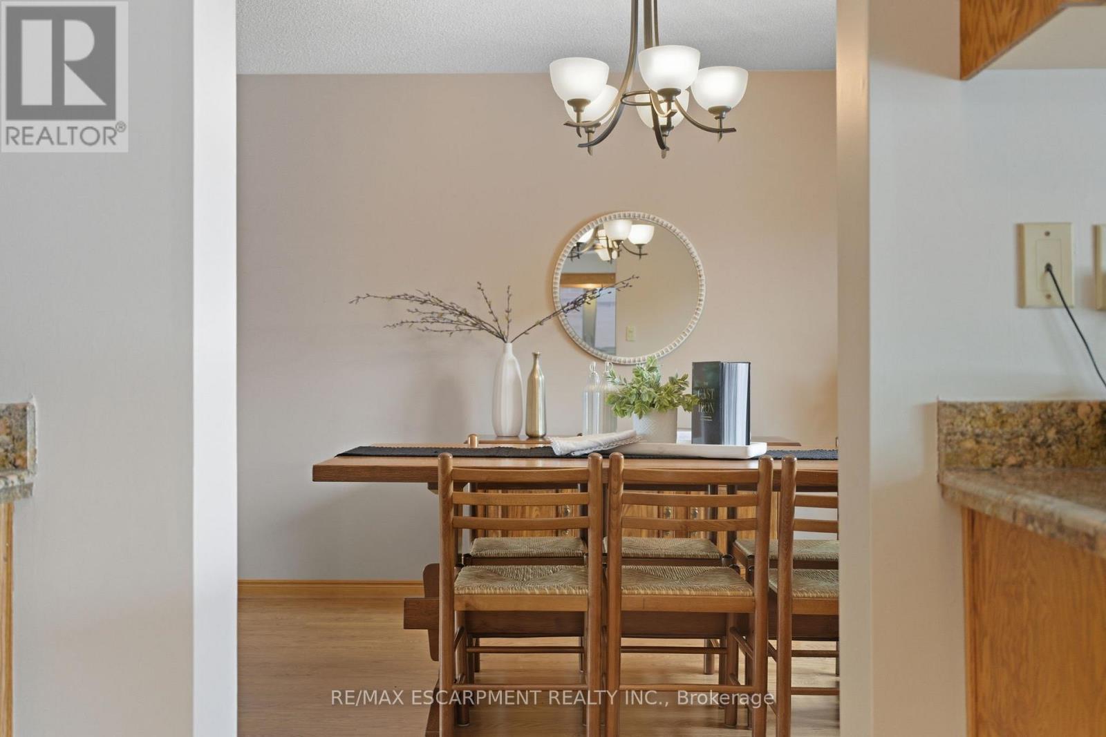 121 Parkwood Crescent, Hamilton, Ontario  L8V 4Z6 - Photo 14 - X12537462