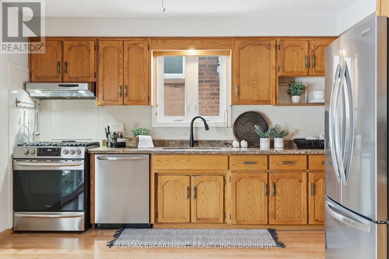 121 Parkwood Crescent, Hamilton, Ontario  L8V 4Z6 - Photo 16 - X12537462