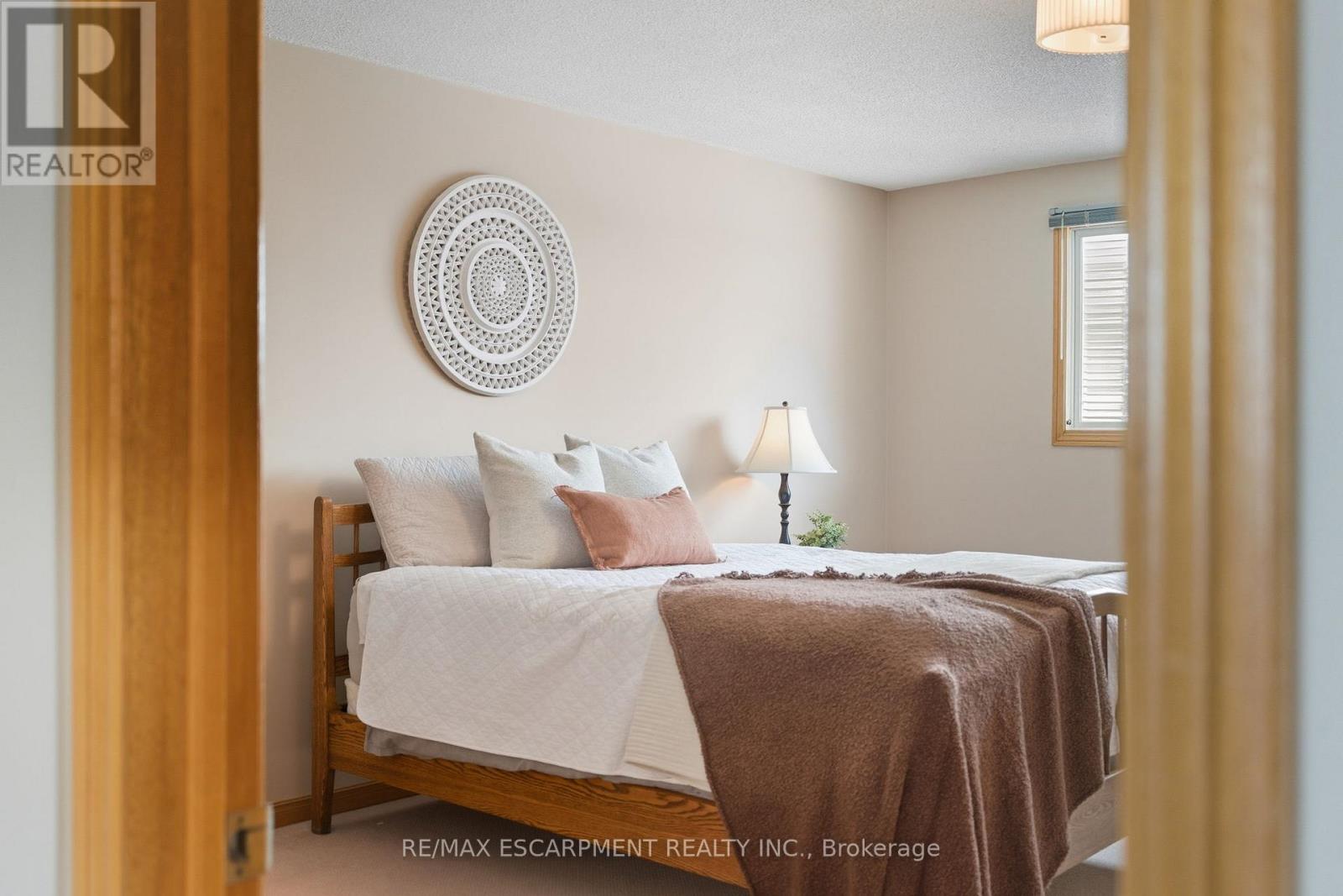 121 Parkwood Crescent, Hamilton, Ontario  L8V 4Z6 - Photo 24 - X12537462