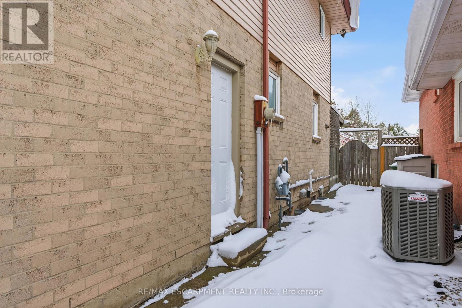 121 Parkwood Crescent, Hamilton, Ontario  L8V 4Z6 - Photo 44 - X12537462