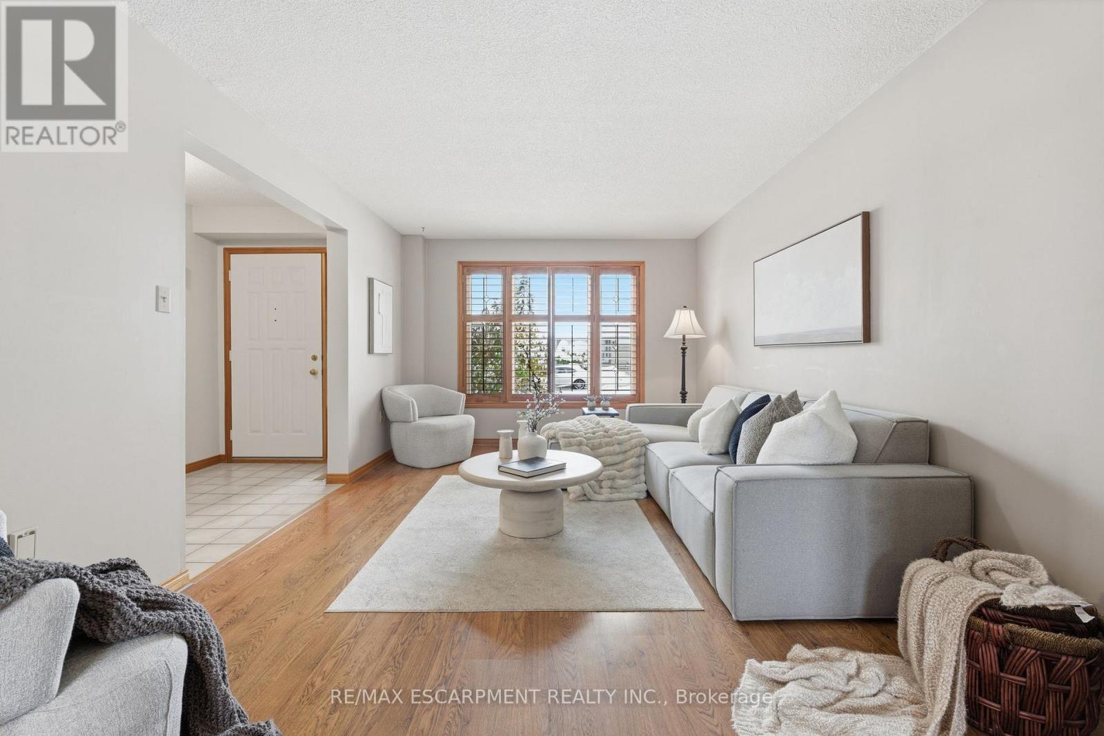 121 Parkwood Crescent, Hamilton, Ontario  L8V 4Z6 - Photo 7 - X12537462