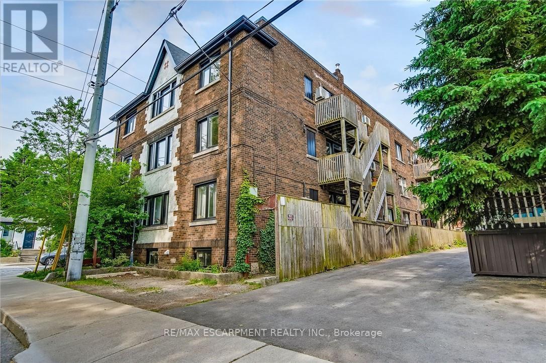 5 - 312 Aberdeen Avenue, Hamilton, Ontario  L8P 2R5 - Photo 4 - X12537476