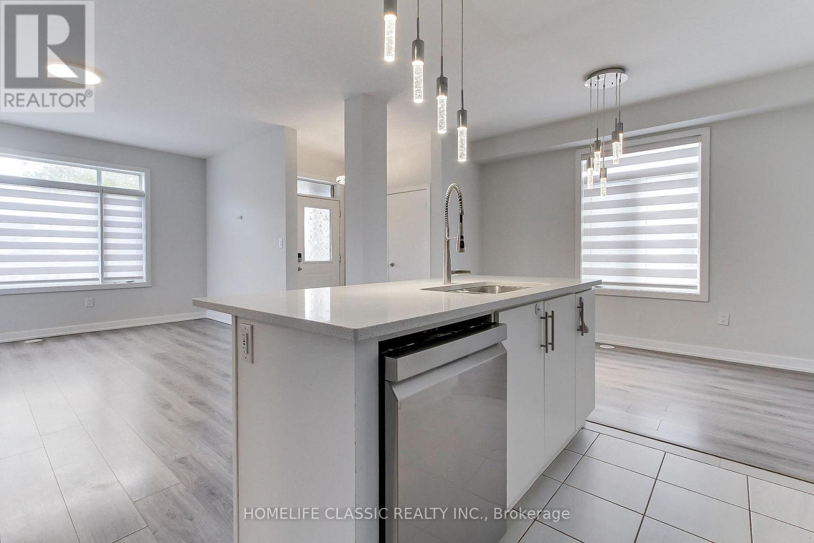 #1 - 590 North Service Road, Hamilton, Ontario  L8E 5A7 - Photo 11 - X12537582