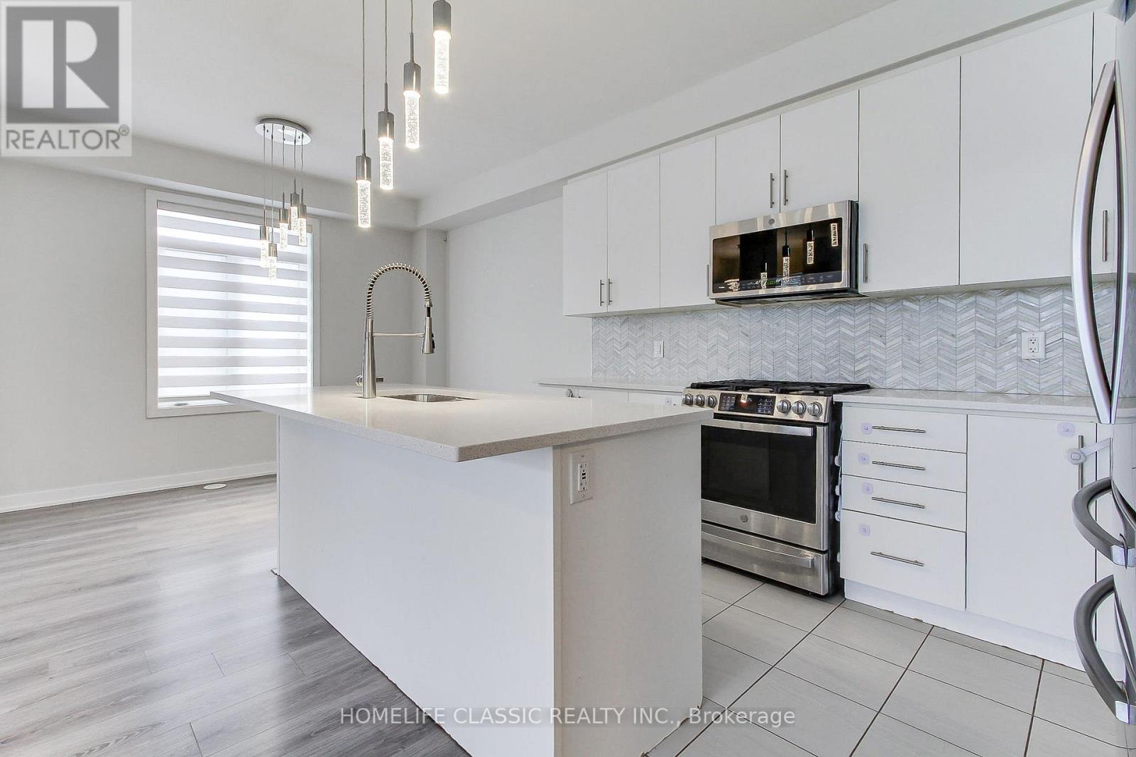 #1 - 590 North Service Road, Hamilton, Ontario  L8E 5A7 - Photo 12 - X12537582