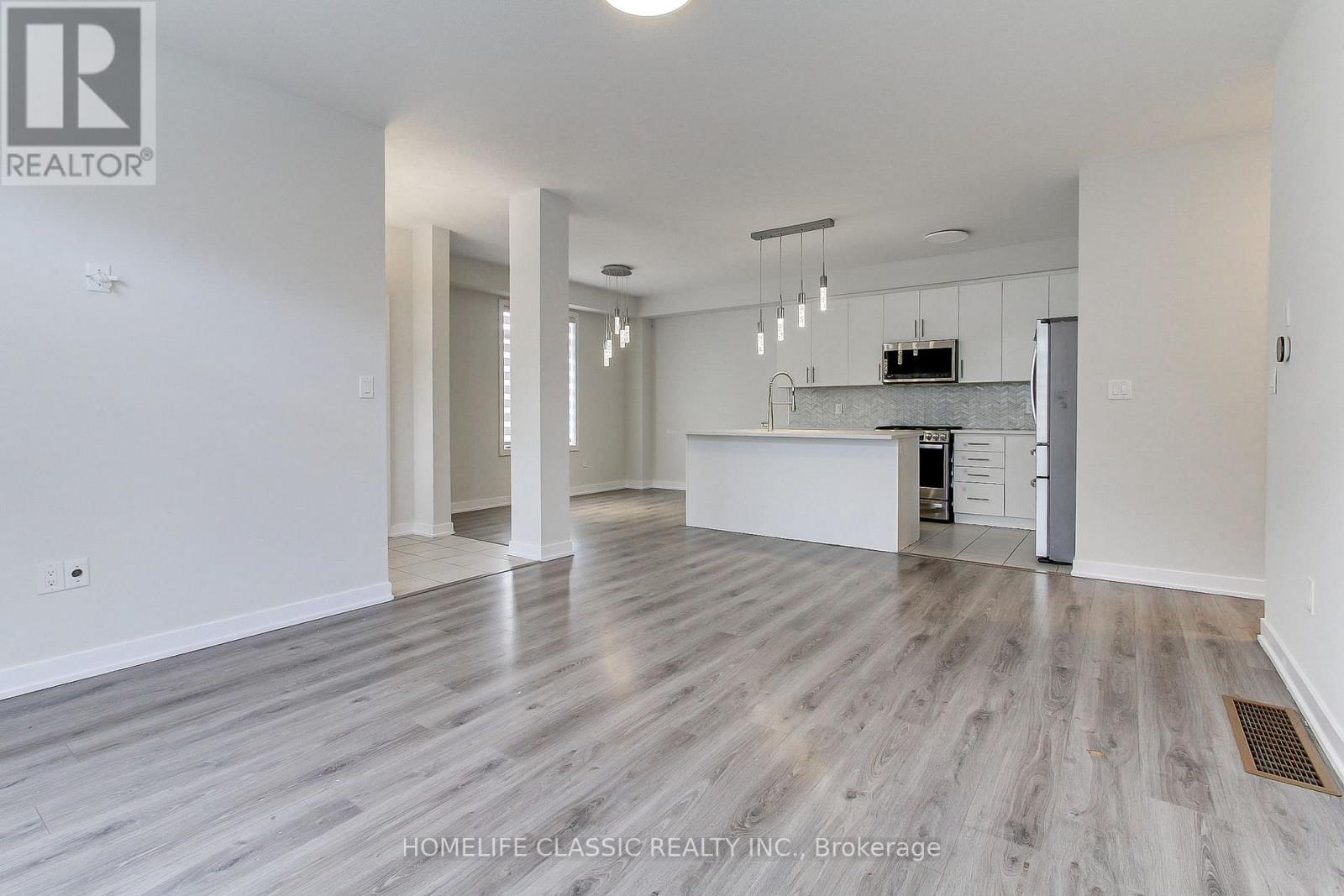 #1 - 590 North Service Road, Hamilton, Ontario  L8E 5A7 - Photo 17 - X12537582