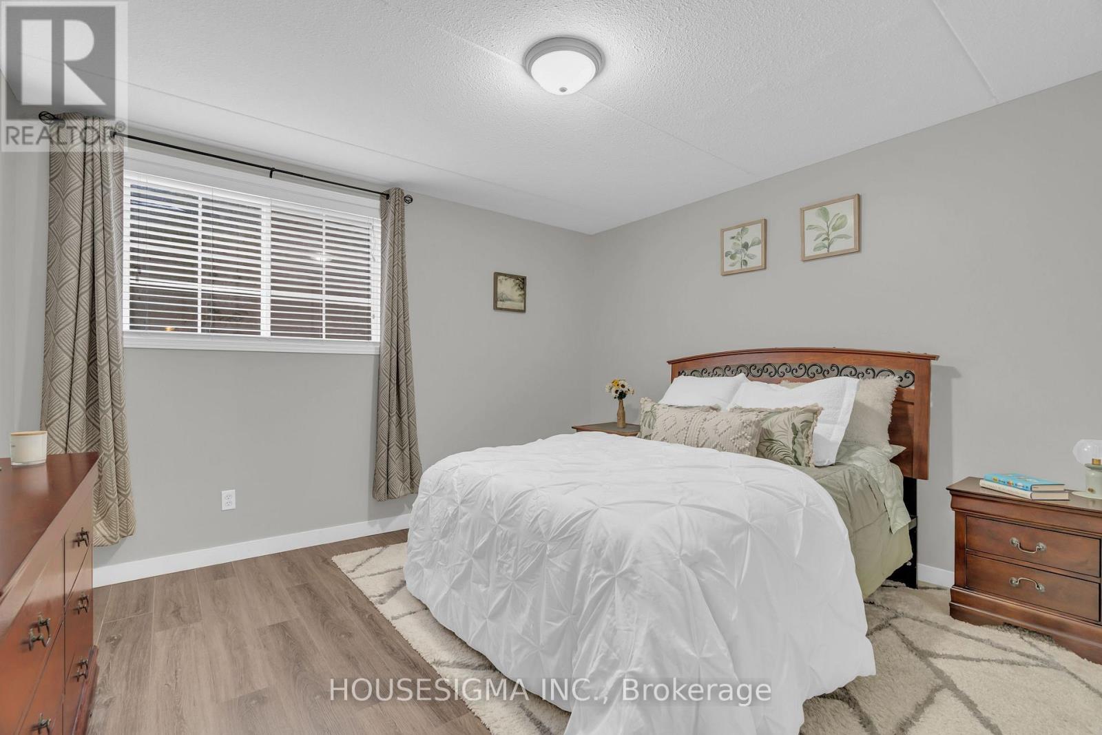 C17 - 12 Holborn Drive, Kitchener, Ontario  N2A 0A4 - Photo 9 - X12537594