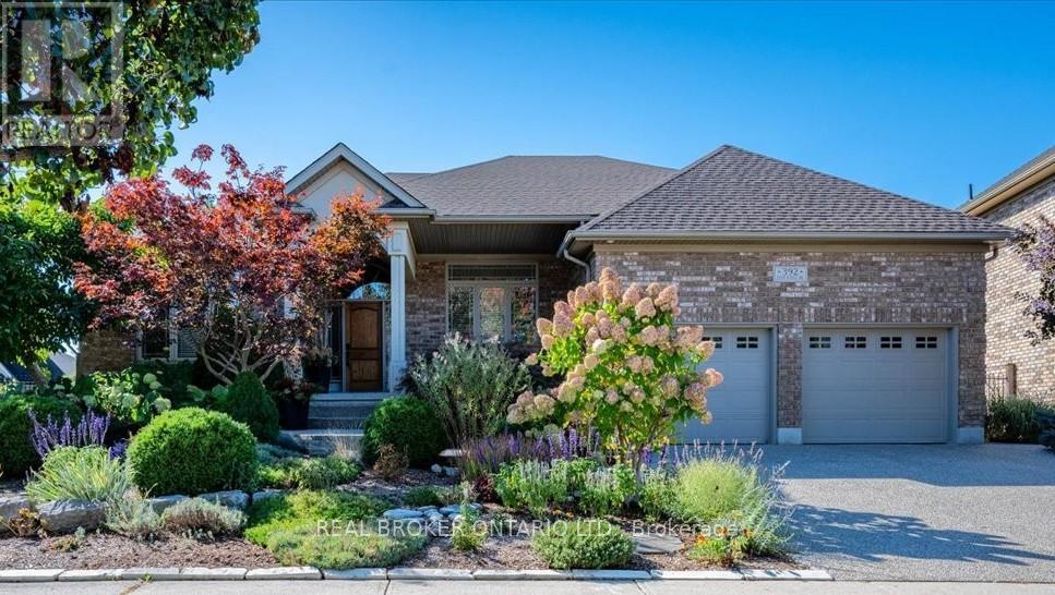 392 Deer Ridge Drive, Kitchener, Ontario  N2P 2S6 - Photo 1 - X12537622