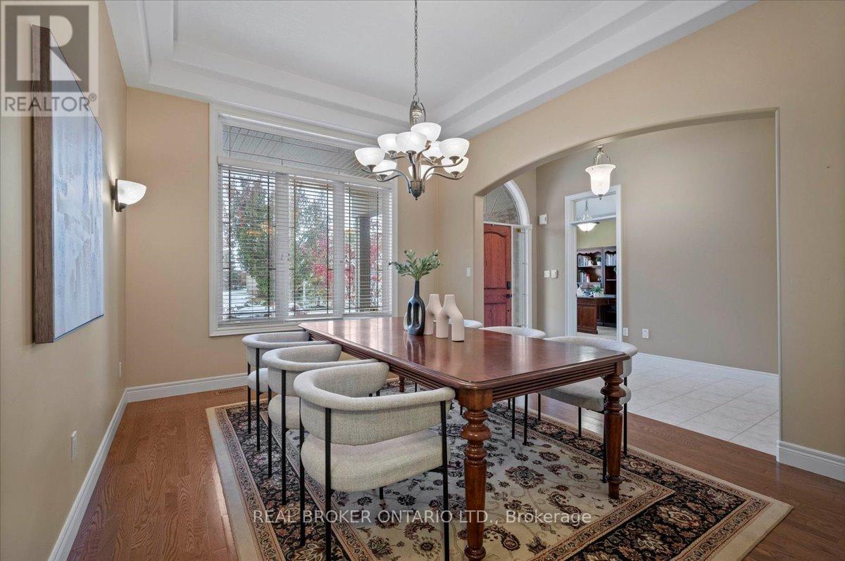 392 Deer Ridge Drive, Kitchener, Ontario  N2P 2S6 - Photo 11 - X12537622