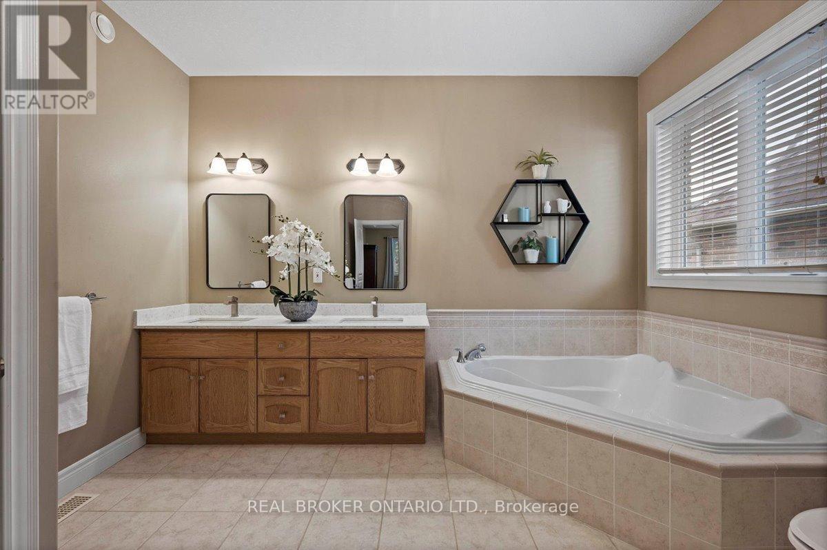 392 Deer Ridge Drive, Kitchener, Ontario  N2P 2S6 - Photo 20 - X12537622